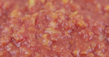 Kırmızı adjika konserve toplu