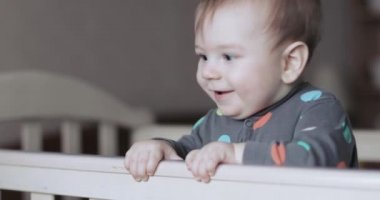 Bir beşik erkek bebek