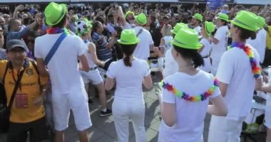 Maçtan önce müzisyenler