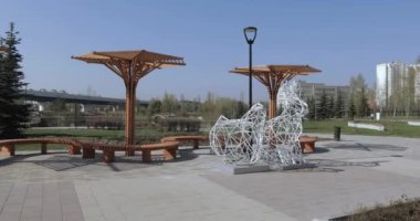 Parkta Paskalya figürleri