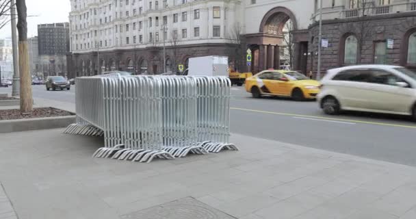 Metalowy ogrodzenie w stosie — Wideo stockowe