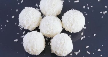 Hindistan cevizi gevreği şeker