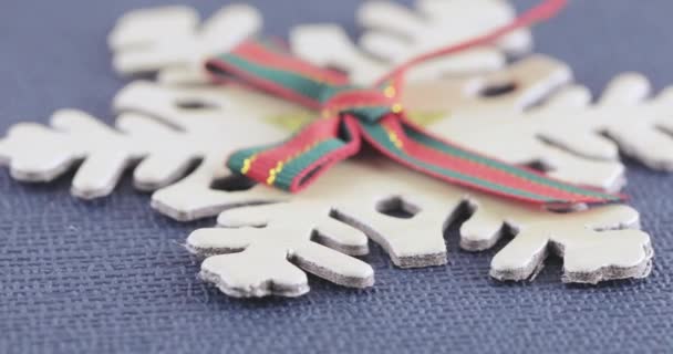 Flocon de neige décoratif avec un arc 