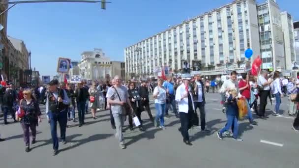 Марш "Бессмертный полк " — стоковое видео