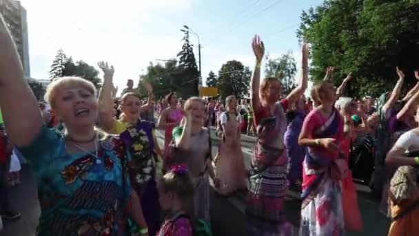 Ratha Yatra w mieście Dniepr — Wideo stockowe