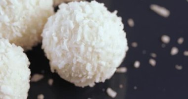 Hindistan cevizi gevreği şeker