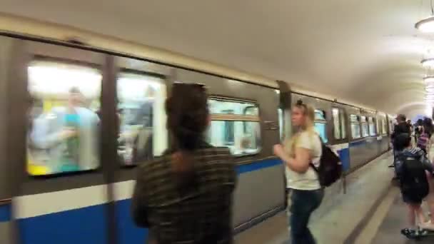 Pasajeros en el metro — Vídeos de Stock