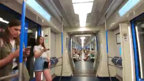 Nuevo vagón de metro del metro de Moscú — Vídeos de Stock