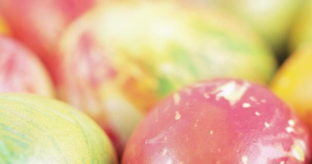 Œufs de Pâques multicolores 