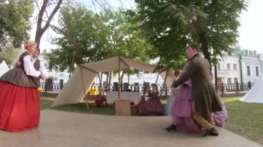 Sahnede Ortaçağ dansı