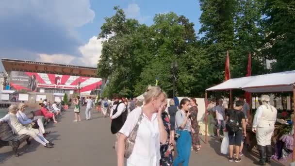 På festivalen Times och Epochs. Norra kriget — Stockvideo