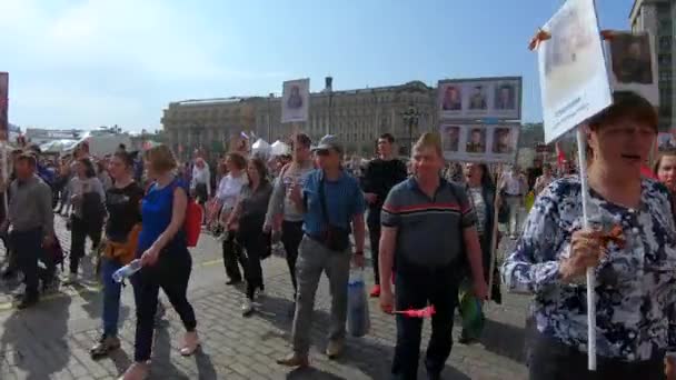 De Mars "het onsterfelijke Regiment" — Stockvideo