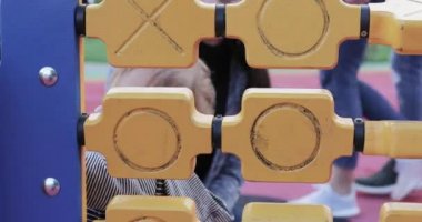 Oyun alanında bebek çocuk