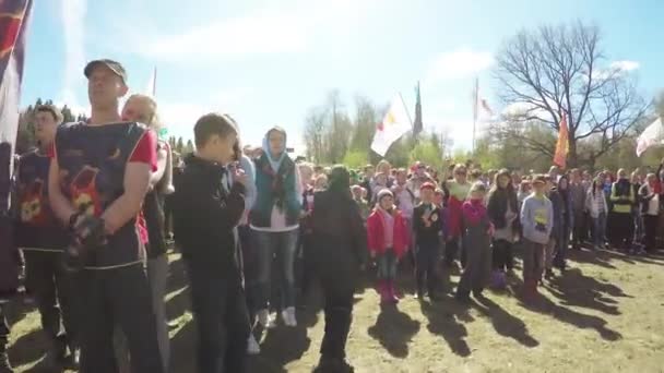 Equipos de discurso participando rally — Vídeo de stock