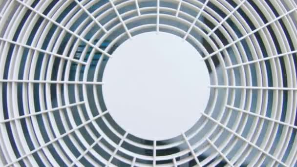 Ventilateur avec protection — Video