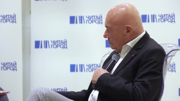 Vladimir Pozner en la presentación del libro — Vídeos de Stock