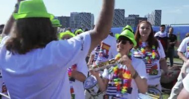 Maçtan önce müzisyenler