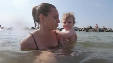 Denizde yüzme eğitimi