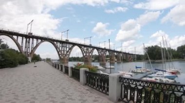 Merefo-Kherson demiryolu köprüsü