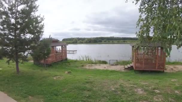 Pérgolas en el lago — Vídeos de Stock