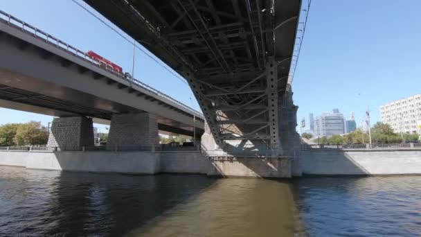 Blick auf das Berezhkovskaya-Ufer — Stockvideo