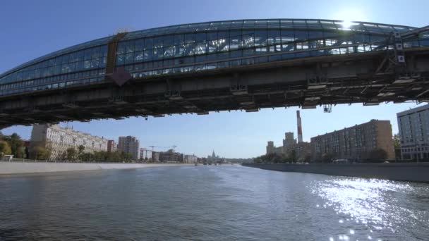 Blick auf das Berezhkovskaya-Ufer — Stockvideo