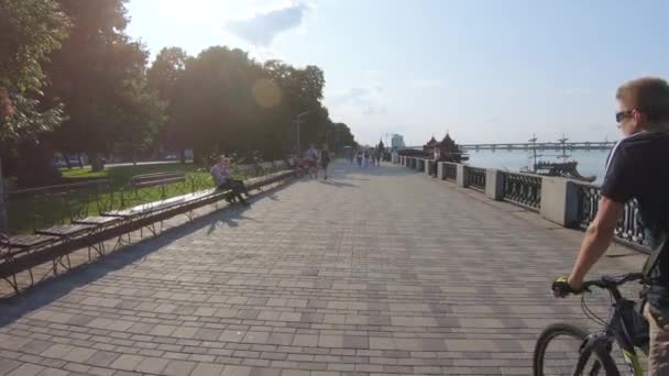 Embankment av Dnepr — Stockvideo
