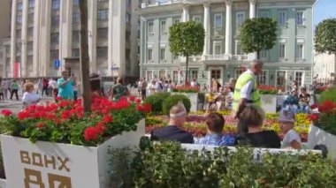 Çiçek yatakları ve tatil dekorasyonu