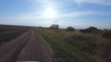 Toprak yol sürülmüş alan