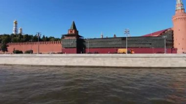 Kremlin duvarının onarımı