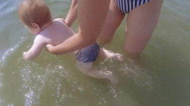 Denizde yüzme eğitimi