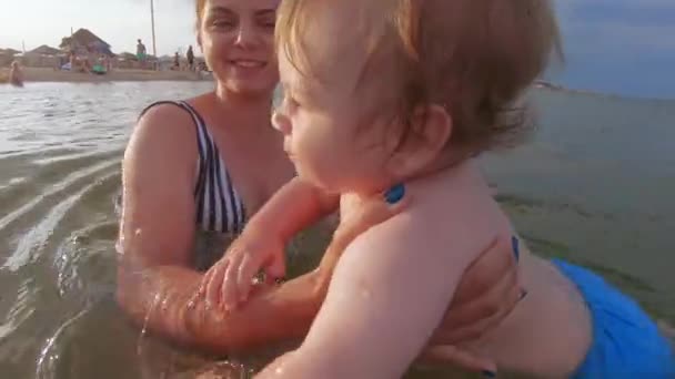 Formation à la natation en mer — Video