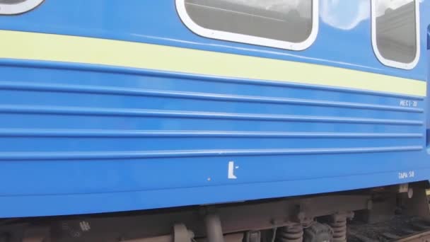 Carros de passageiros Ukrainian Railways — Vídeo de Stock