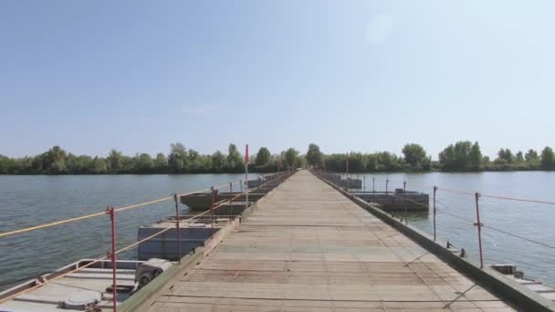 Pont de Pantone sur la rivière