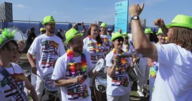 Maçtan önce müzisyenler