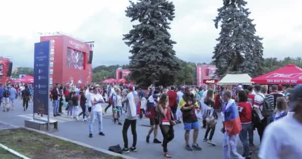 Festival fanoušků FIFA na Vrabčích horách — Stock video