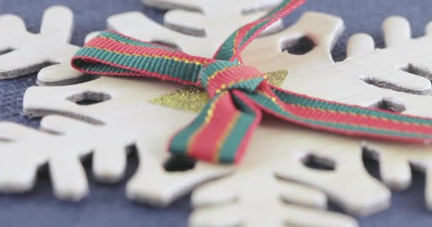 Flocon de neige décoratif avec un arc 