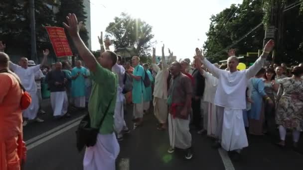 Ratha Yatra in city of Dnepr — Stock Video