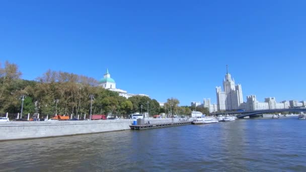 Вид на сталінський хмарочос — стокове відео