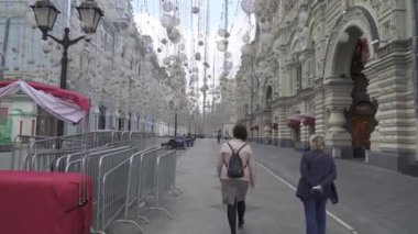 Corona sırasında Nikolskaya Caddesi