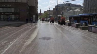 Yıkamak için küçük traktör