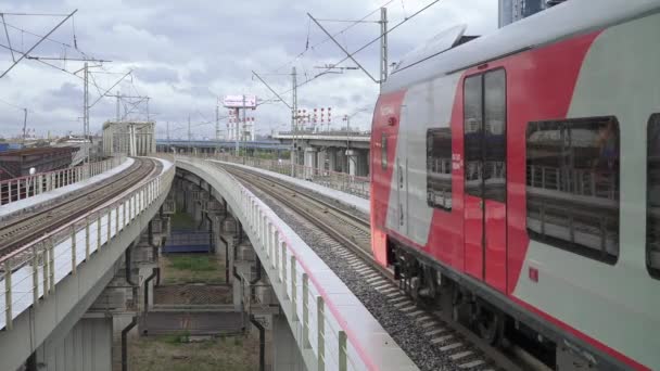 地铁车站MCC Delovoy Tąr — 图库视频影像