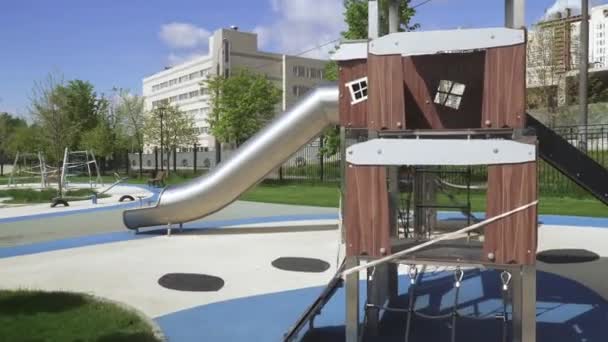 Spielplatz mit Quarantäne geschlossen — Stockvideo