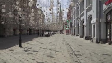 Corona sırasında Nikolskaya Caddesi