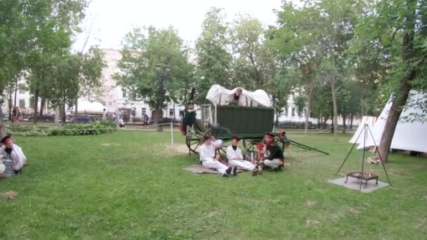 Rusos en París — Vídeo de stock