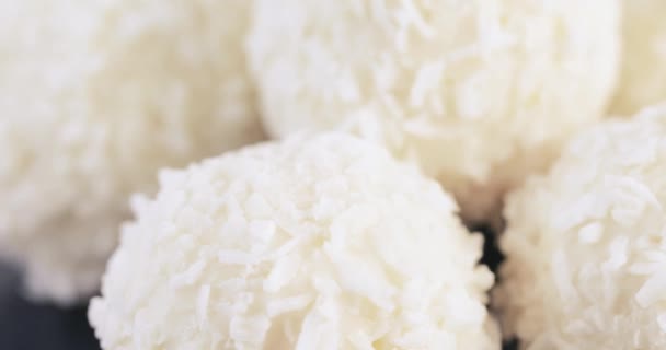 Bonbons en flocons de noix de coco 