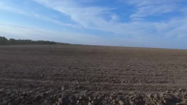 Dirt road plowed field — Stock Video