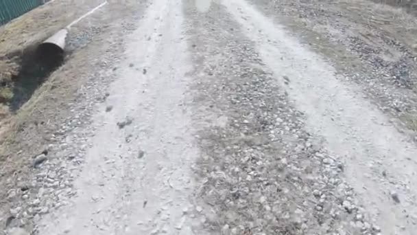 Feldweg mit Steinen befestigt — Stockvideo