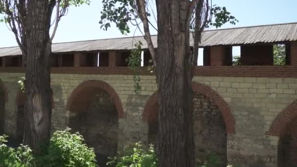 Vista de la pared del Kremlin de Novgorod — Vídeos de Stock