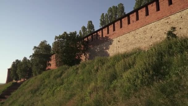 Widok na ścianę Nowogrodu Kreml — Wideo stockowe
